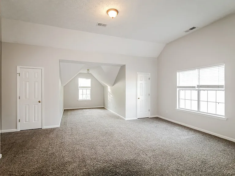 670 Compton Ln — Photo 14