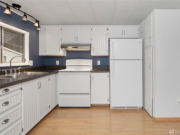 2nd image of 3702 Hunt St NW Space 39