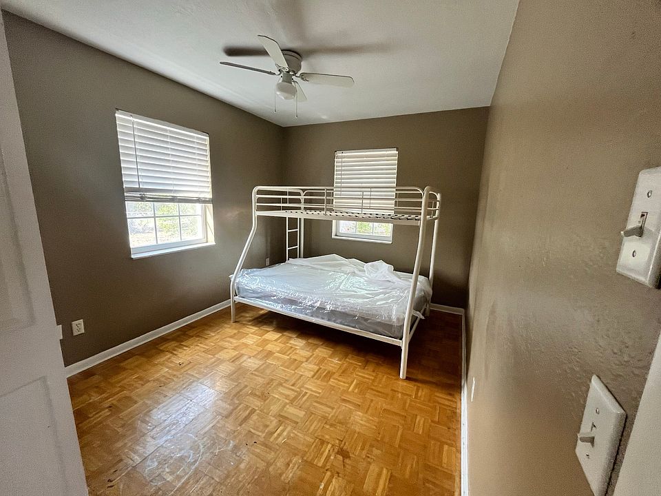 2nd image of 429 Merrimac Ln
