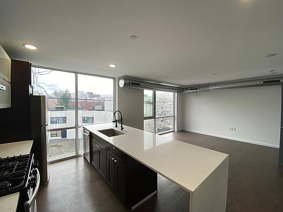 3rd image of 1235 N Franklin St #3