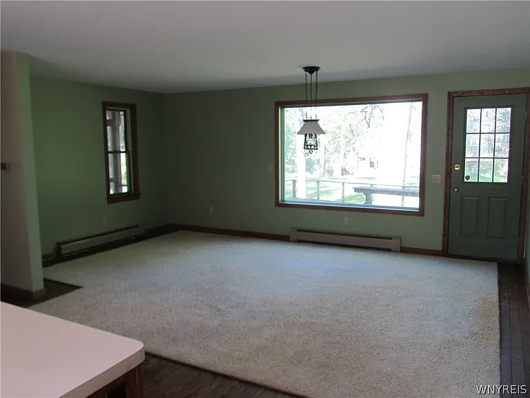 1028 E Main St — Photo 5
