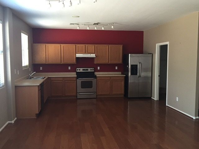 2nd image of 1914 E Cashman Rd