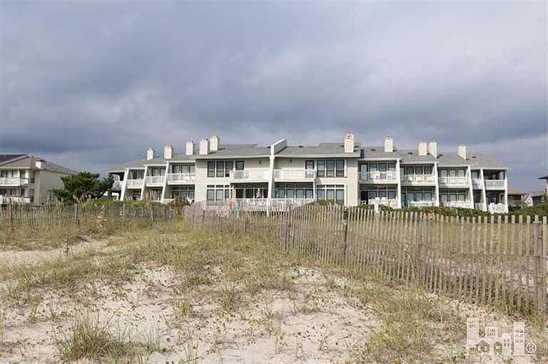 1st image of 627 S Lumina Avenue #3