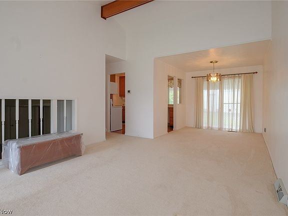 4th image of 4212 Holl Ave