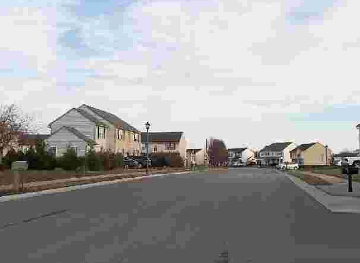 2nd image of 90 Huntington Dr