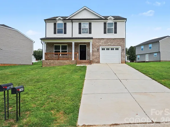 1545 Mayfair Dr, Conover, NC 28613