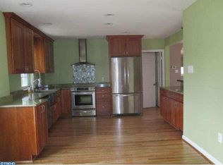 572 Bolton Pl, Blue Bell, PA 19422