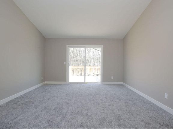 3rd image of 565 & 567 Butternut Dr