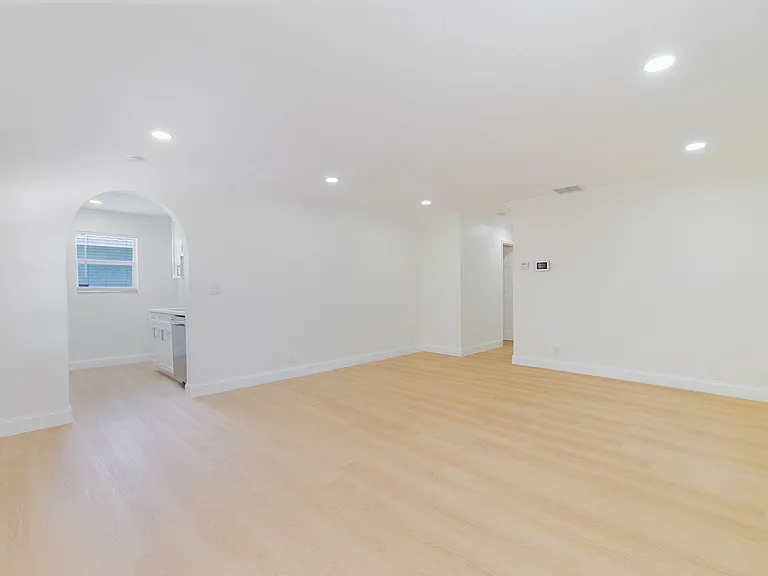 2831 N Seacrest Blvd #A — Photo 9