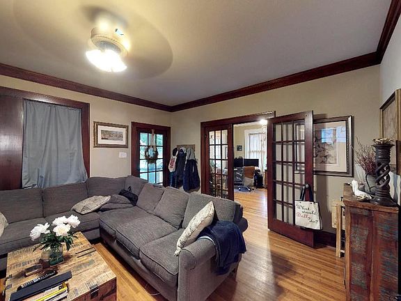 2nd image of 407 Gladstone Blvd