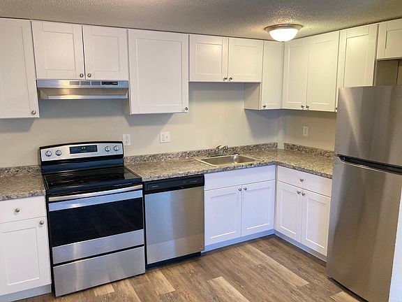 3rd image of 313 Laurel St #6