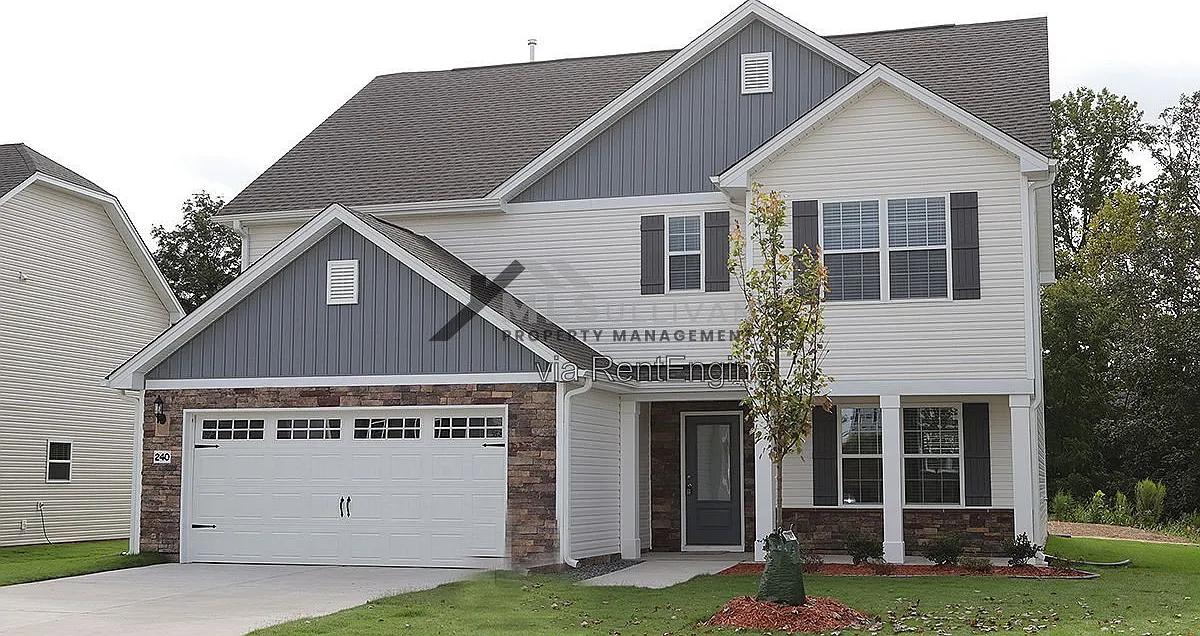 4 bed, 2.5 bath, 2662 sqft, $2,350 — Photo 2