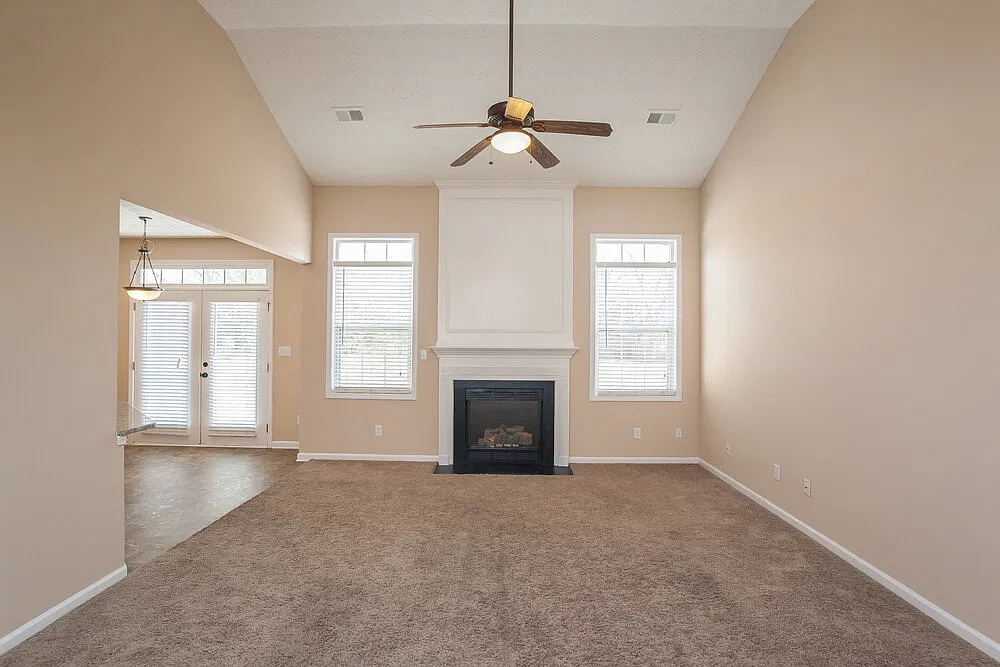 4 bed, 2.0 bath, 2104 sqft, $2,275 — Photo 3