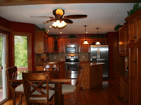 3rd image of 11006 S 213th St