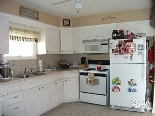 5th image of 1043 Bedford Dr