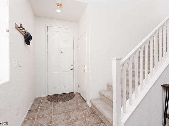4th image of 841 Purdy Lodge St