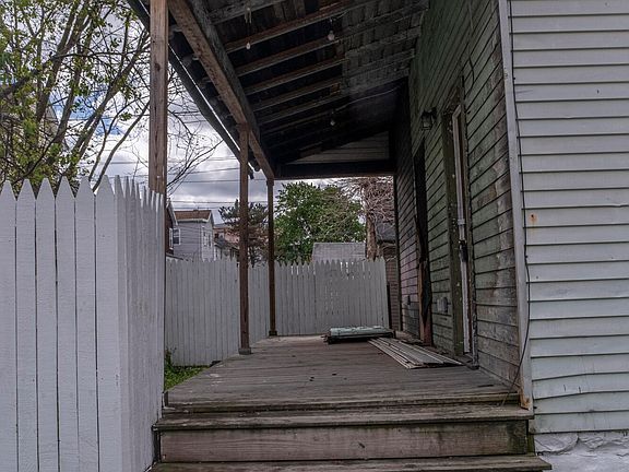 4th image of 409 2nd St