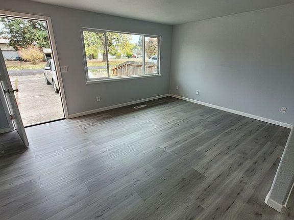 2nd image of 241 E Santiam St #2