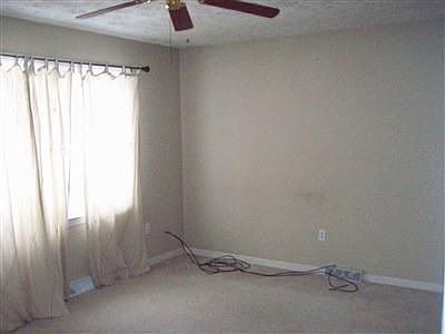 1st image of 225 E Lorain St