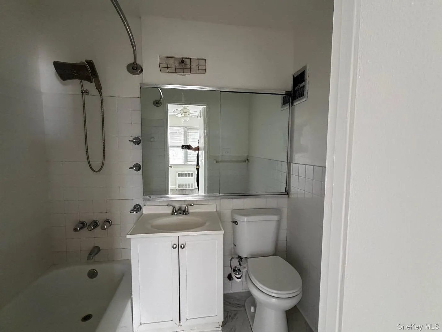 740 E Broadway — Photo 3