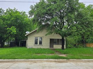1013 E Tennie St, Gainesville, TX 76240