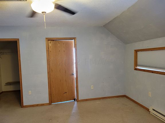 4th image of 222 Langer Ave S