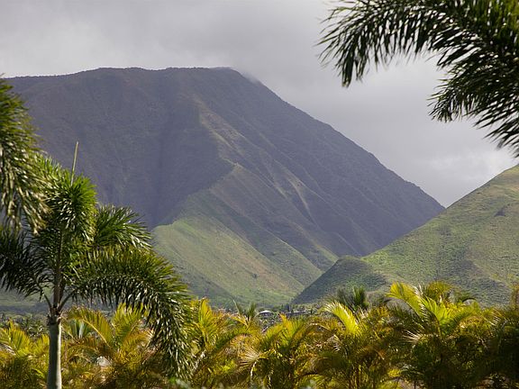 150 Kai Hele Ku St #B & C, Lahaina, HI 96761 | Zillow