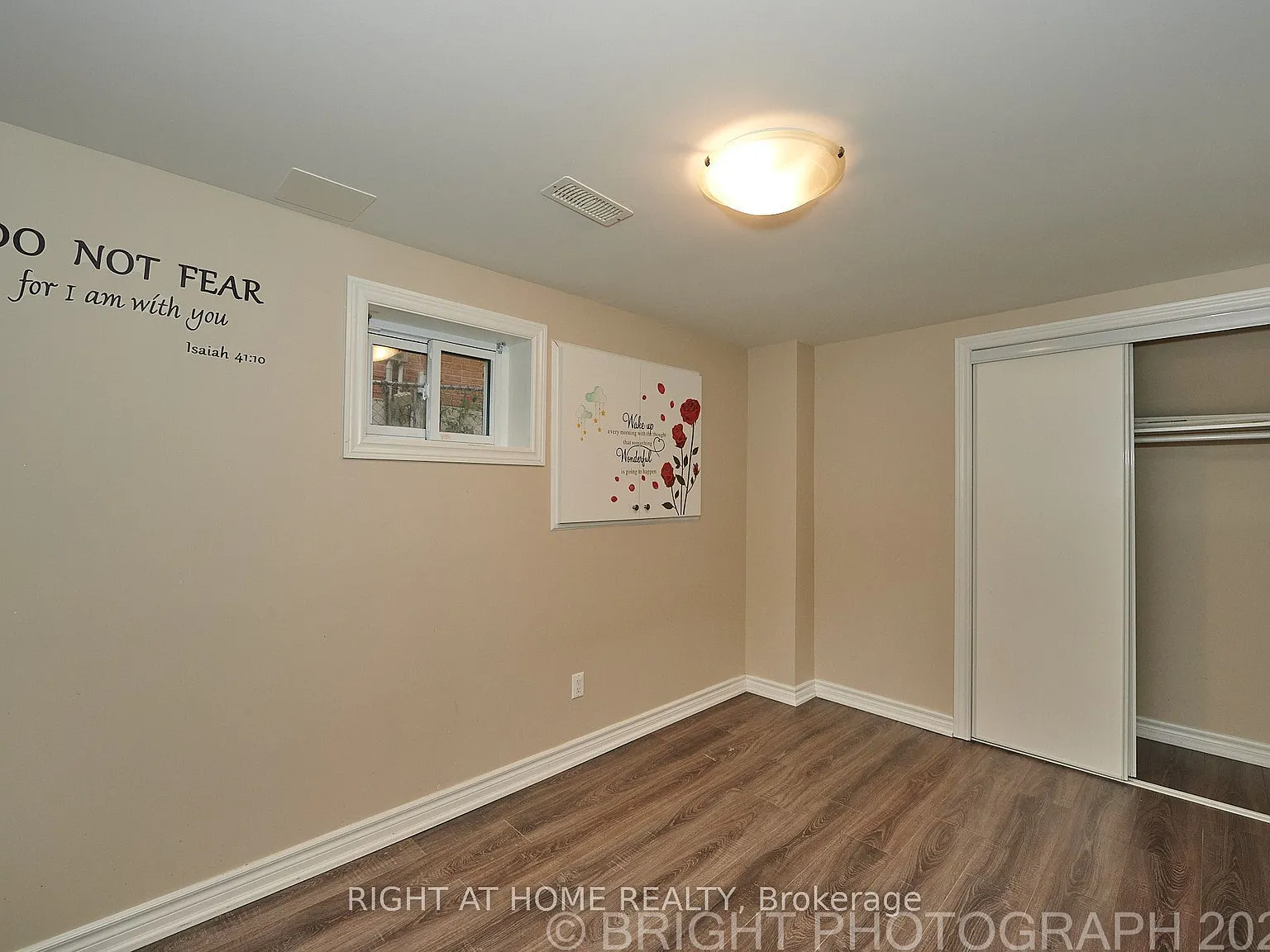 3 bed, $2,000 — Photo 2