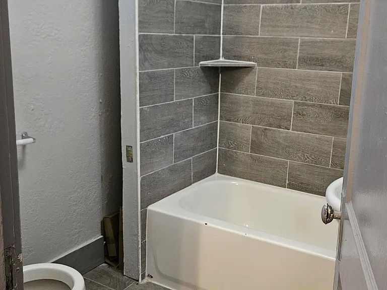 1710 Hardy St #7 — Photo 4