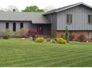 16197 Snyder Rd, Chagrin Falls, OH 44022