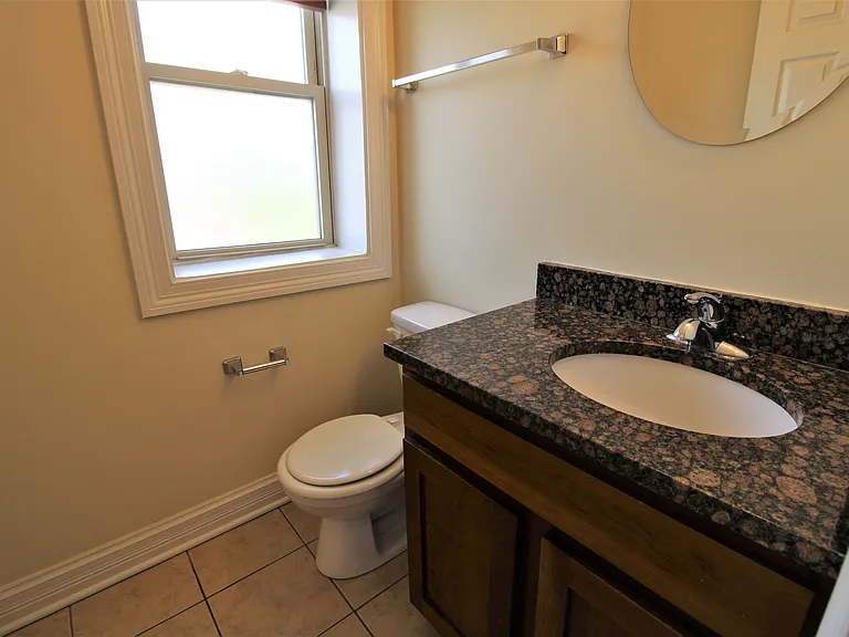 4954 N Christiana Ave — Photo 12