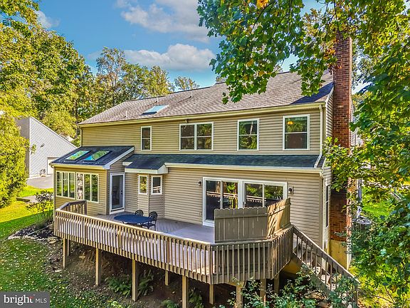 5th image of 102 Honey Tree Ct