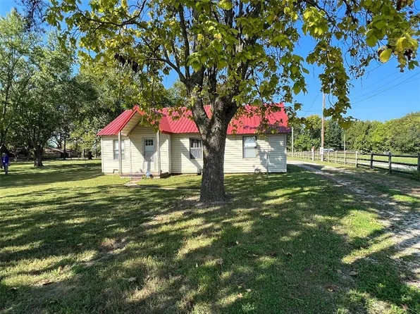 411 Lake Sequoyah Dr, Fayetteville, AR 72701