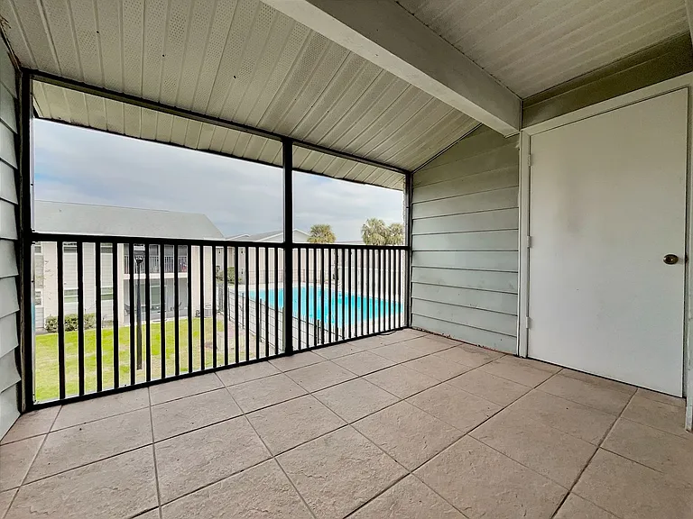 865 Sky Lake Cir #D — Photo 13