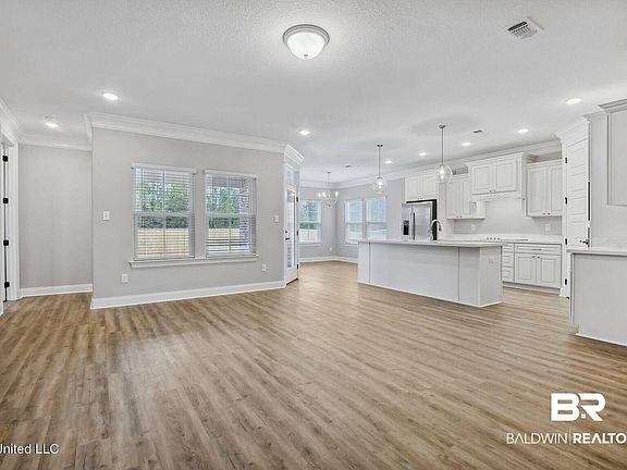 4th image of 12766 Flanagan St