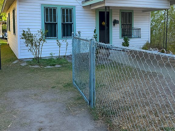 2nd image of 1818 woodlawn