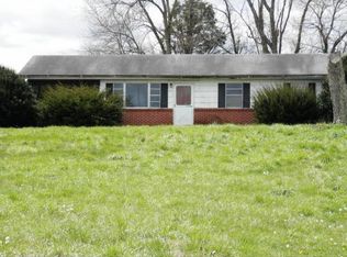 1723 Hickory Flats Rd, Pennington Gap, VA 24277