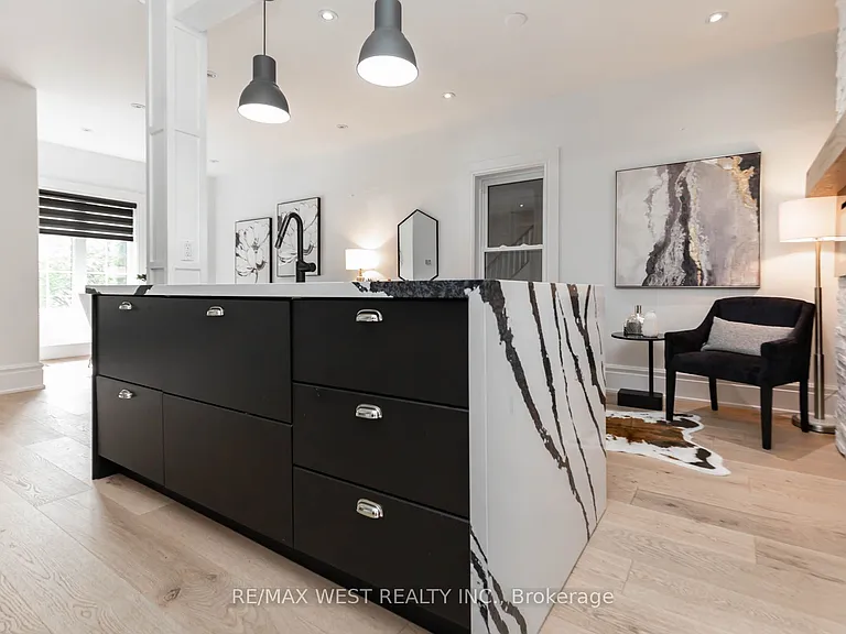 469 Clendenan Ave — Photo 8