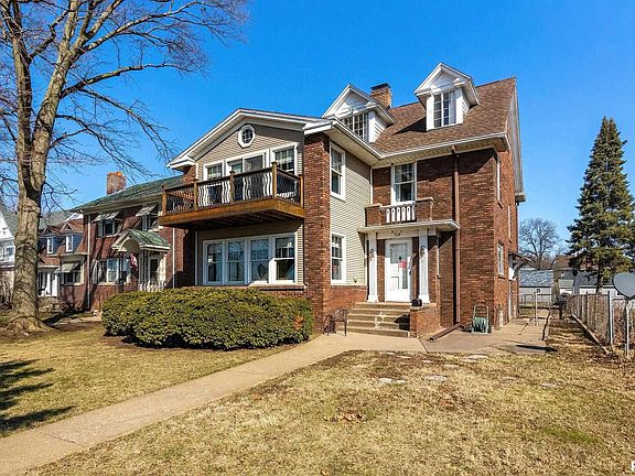 2nd image of 718 River Dr