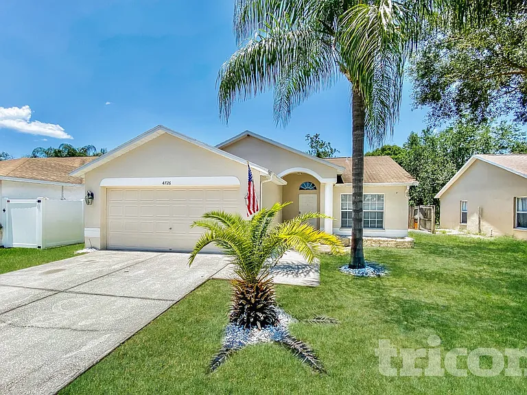 4726 Bloom Dr — Photo 2