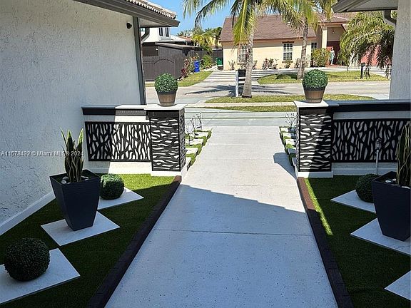 3rd image of 2260 W Lake Miramar Cir