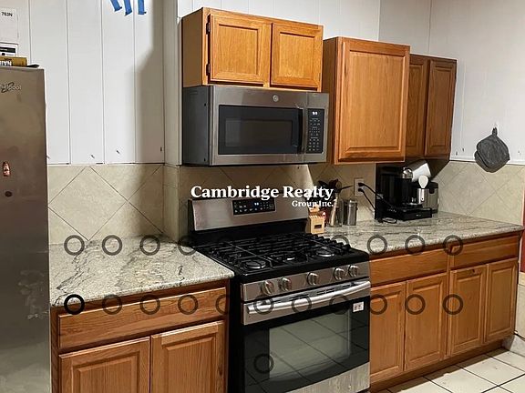 3rd image of 688 Parker St #2T