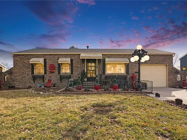 1207 N Indian Ln, Independence, MO 64056