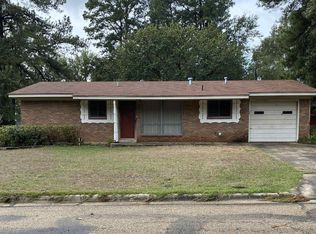 11 Holly Ln, Texarkana, TX 75503
