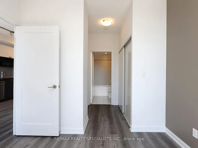 275 Village Green Sq #216 — Photo 25