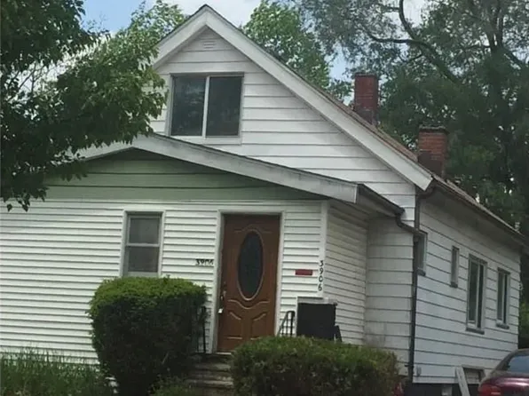 3906 Brookside Blvd, Cleveland, OH 44111