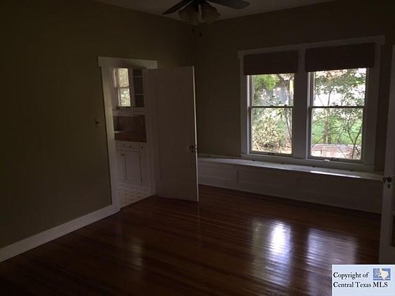 4th image of 556 S Washington Ave
