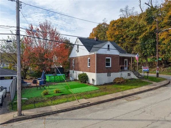 1030 Scott Ave, Jeannette, PA 15644