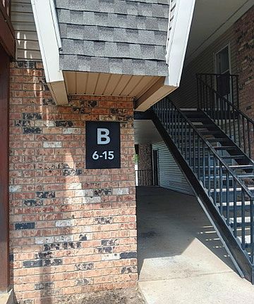 3rd image of 370 Wallace Rd #15