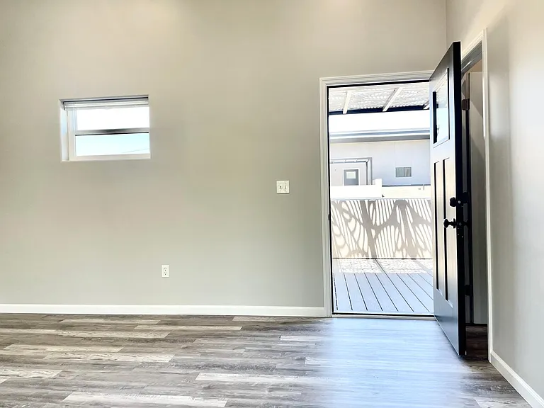 720 N Walnut St #13 — Photo 22